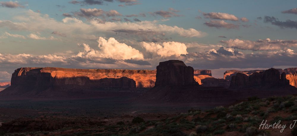 IMAGE: http://i1022.photobucket.com/albums/af341/Hartleyg/MonumentValley/Monument3.jpg