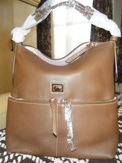 /></p> <p>I love when the Q puts Dooneys on clearance, or provides us w/ 'As is' pricing...I have always had great luck w/ purchasing those items...they have always had all matching accessories and been in top notch condition...this Convertible Shopper/Tote in Desert was no exception<img src=